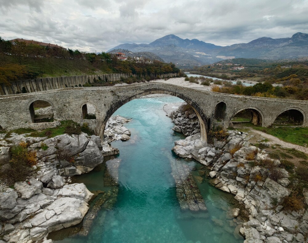 Photo of the Mesi Bridge
